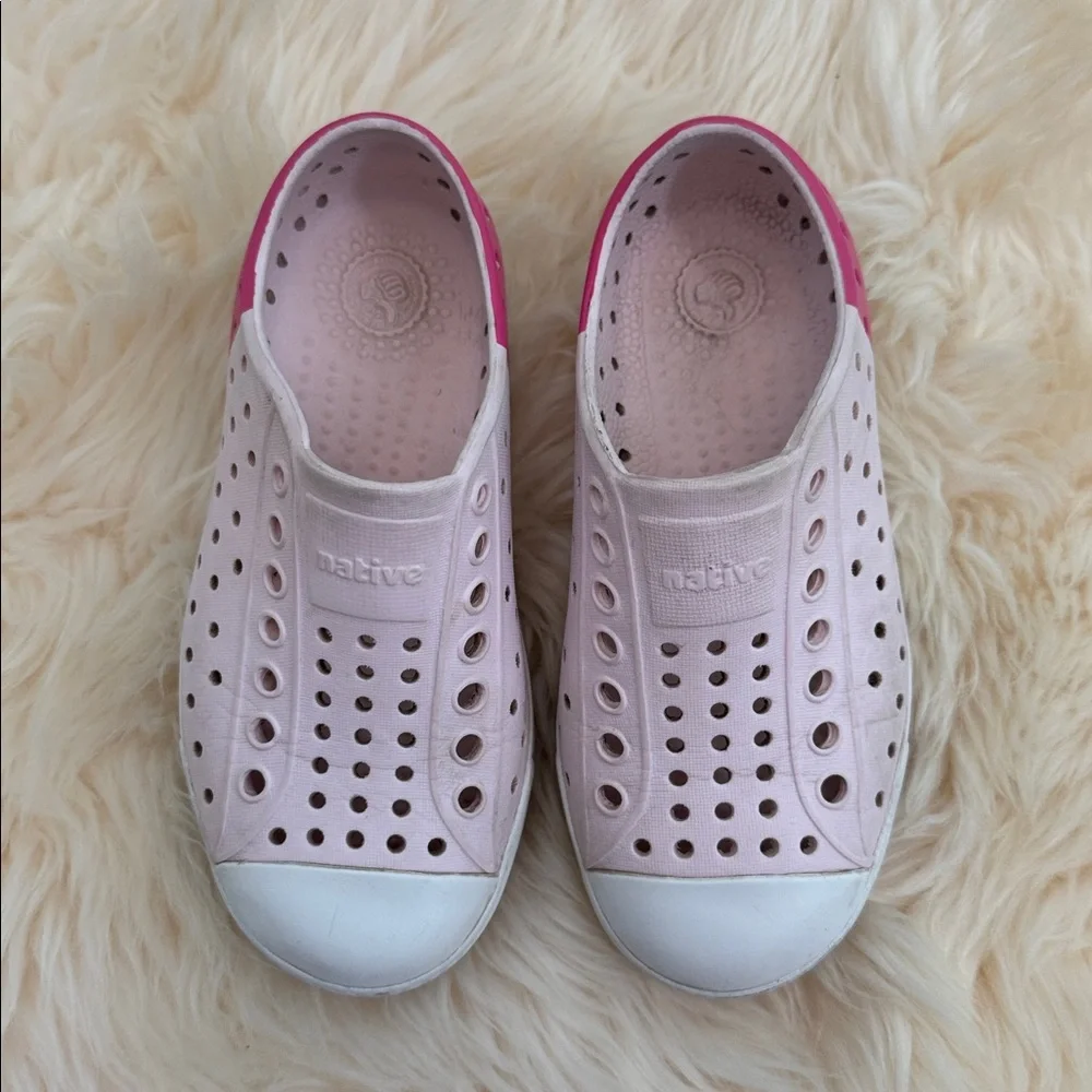 Native Shoes - Picture 2 of 5